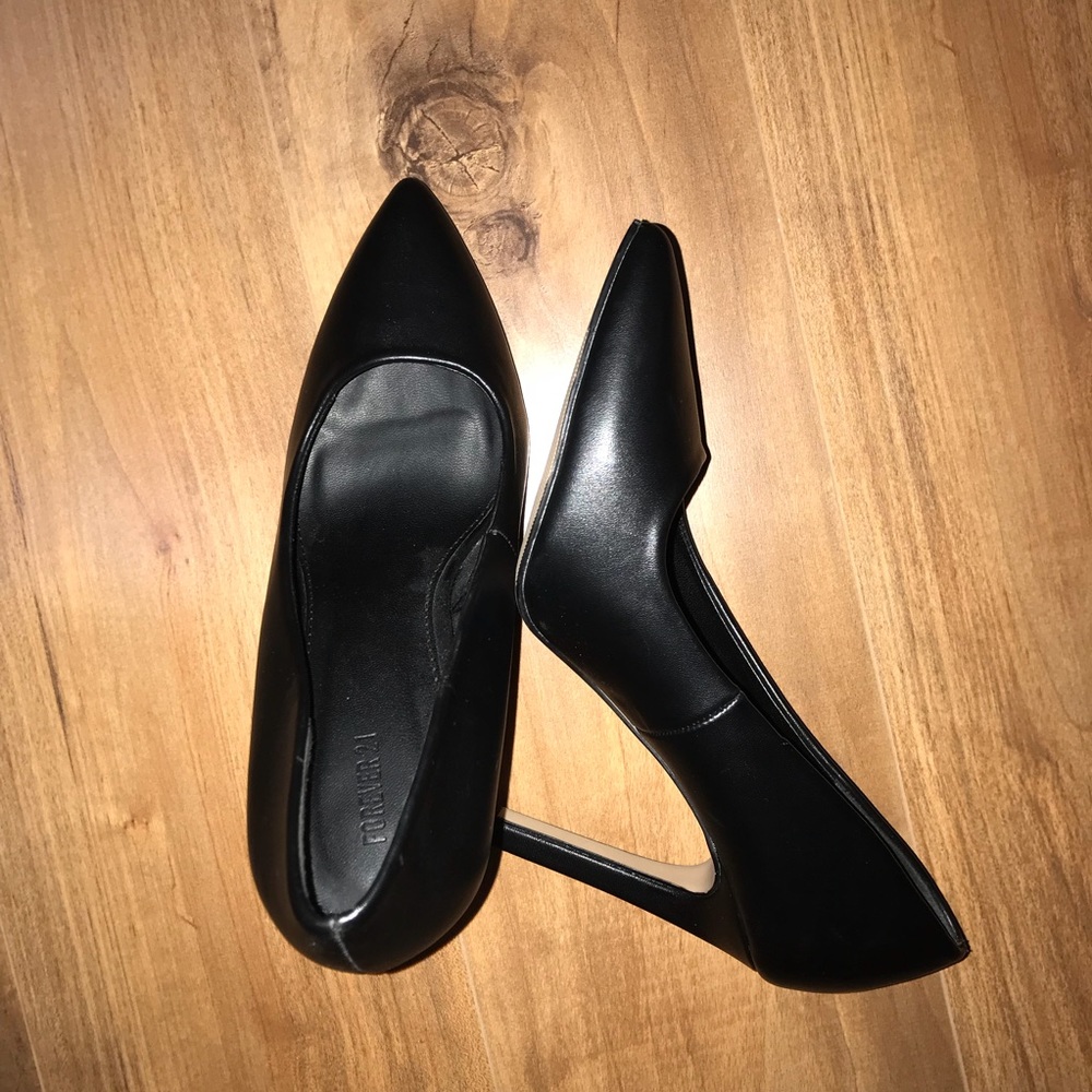 Black heels price not negotiable